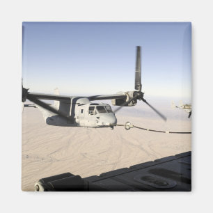 Een MV-22 Osprey vult midflight Magneet