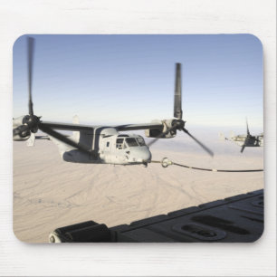 Een MV-22 Osprey vult midflight Muismat