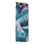 Een mystieke wolf op een bevroren meer thermosbeker (Geroteerd rechts)