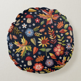 Een naadloos borduurpatroon met prachtige bloemen rond kussen