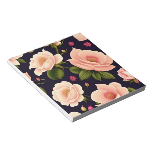 Een naadloos patroon met roze rozen op een donkere notitieblok (Schuin)