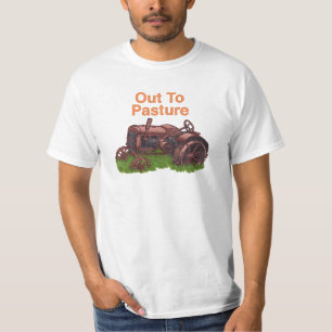 Een naar de weide gaande tractor boer t-shirt