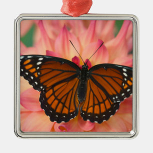 Een Nabootsing Van De Monarchvlinder Metalen Ornament