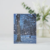 Een nachtelijke wandeling door wintersneeuw briefkaart (Staand voorkant)