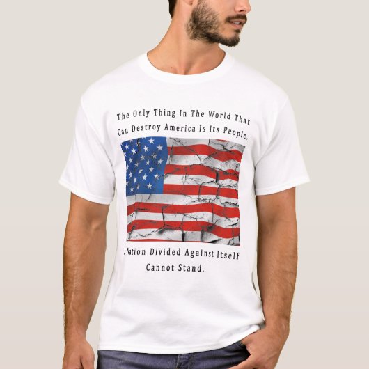 Een Nation Divided-GOD BLESS AMERICA in Rode lette T-shirt (Voorkant)
