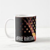 Een nationale patriottische mok op 4 juli (Links)