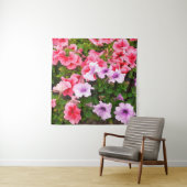 Een natuur foto is een mooie petunia bloem. Plan Wandkleed (In situ)