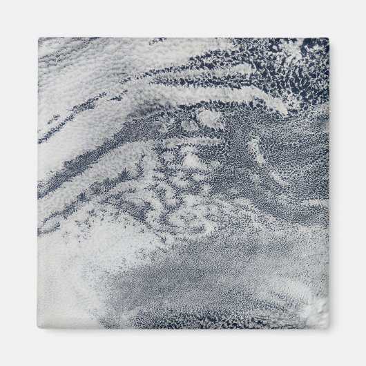 Een netwerk van wolken over de Stille Oceaan Magneet (Voorkant)