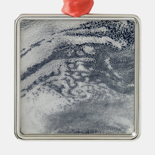 Een netwerk van wolken over de Stille Oceaan Metalen Ornament (Voorkant)