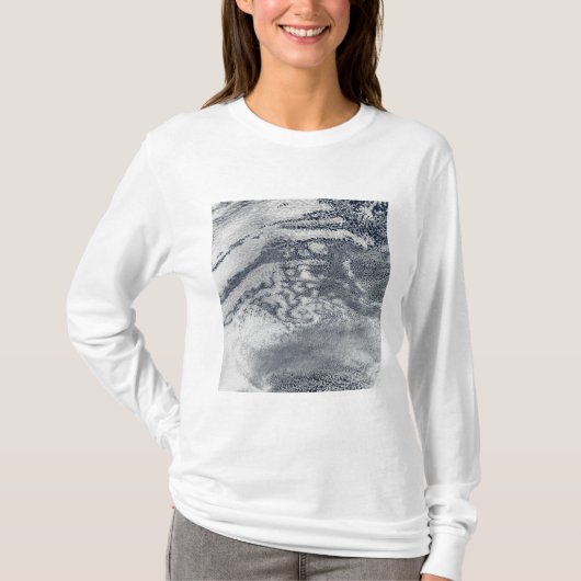 Een netwerk van wolken over de Stille Oceaan T-shirt (Voorkant)