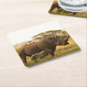 Een neushoorn met haar baby kartonnen onderzetters (Schuin)