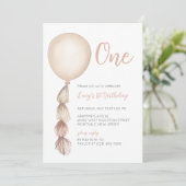 Een neutrale Boho Balloon eerste verjaardag uitnod Kaart (Staand voorkant)