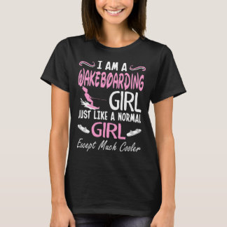Een normaal meisje met uitzondering van veel koele t-shirt