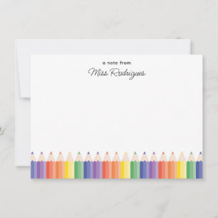 Een notitie van kleurrijke regenboogpotloden Leraa Notitiekaartje