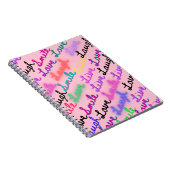 Een notitieboek met levendig design. (Rechterzijde)