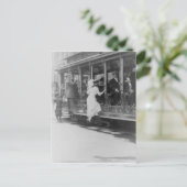 Een NYC Streetcar instappen Briefkaart (Staand voorkant)