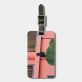 Een Oerwoud met grote vulling bedekt een baars op  Bagagelabel (Voorkant verticaal)