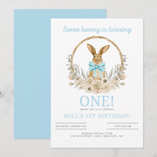 Een of ander konijn is een verjaardagsuitnodiging  kaart (Voorkant / Achterkant)