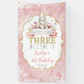 Een of andere Bunny draait 3e verjaardag Spandoek (Verticaal)