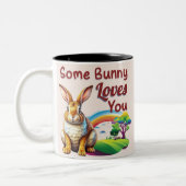 Een of andere Bunny houdt van je Pasen Tweekleurige Koffiemok (Links)