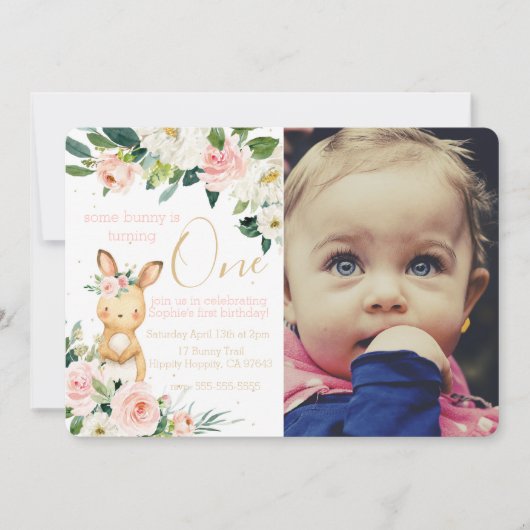 Een of andere konijn draait een eerste verjaardag  kaart (Voorkant)