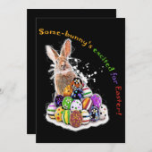 Een of andere konijntje is enthousiast voor Pasen! Bedankkaart (Voorkant / Achterkant)