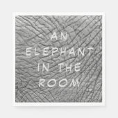 Een olifant in de foto van de ruimtehuid met witte servet (Voorkant)