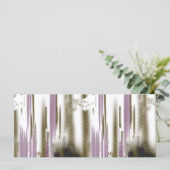 Een ongerept meer genesteld tussen besneeuwde berg menu (Staand voorkant)