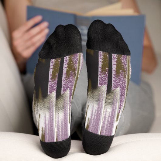 Een ongerept meer genesteld tussen besneeuwde berg sokken (Onderkant)