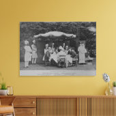 Een ontbijtfeest in Osbourne Canvas Afdruk (Insitu (Woonkamer))