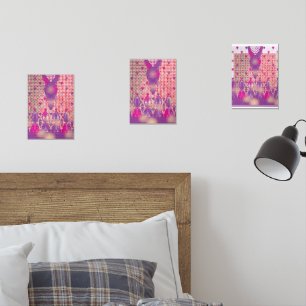 Een ontwerp van een paarse achtergrond met stippen muurkunst sets