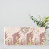 een ontwerp van een rode vaas met bloemen erop menu (Staand voorkant)