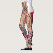 Een ontwerp van een roze en bruin paisley patroon leggings (Links)