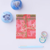 Een ontwerp van een roze en gouden achtergrond met flyer (Enkel)