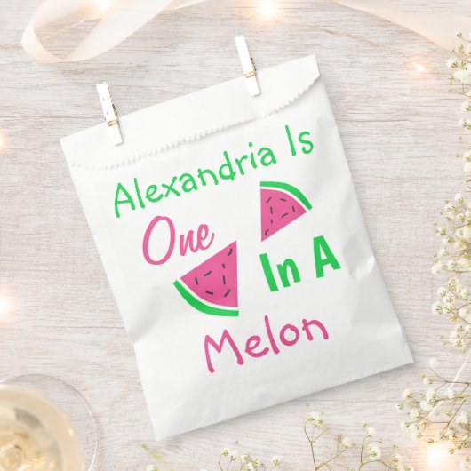 Eén op een meloen op de eerste verjaardag bedankzakje (Geknipt)