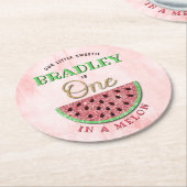Eén op een meloen op de eerste verjaardag ronde kartonnen onderzetter (Gebogen)
