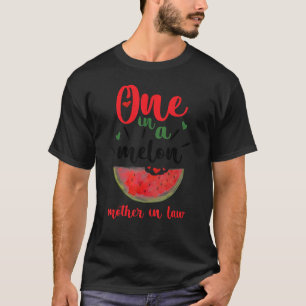 Een op een meloenmoeder in een wettige watermeloen t-shirt
