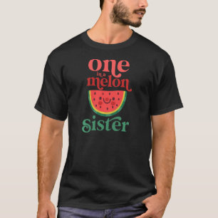 Een op een meloenszuster die eerst watermeloen kre t-shirt