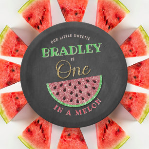 Eén op een Melon Chalkboard op de eerste verjaarda Papieren Bordje