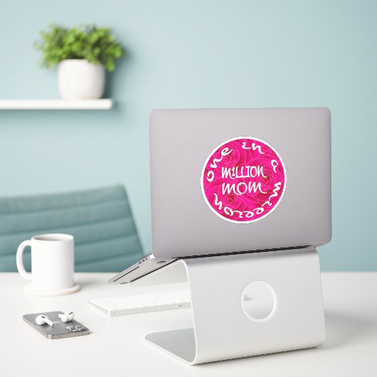 Eén op een miljoen mam sticker (Laptop op bureau)