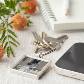 Een op een raket geprojecteerde renade sleutelhanger (Zijkant)