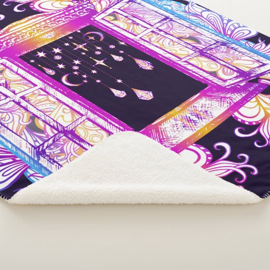 Een open  venster met slangen tegen een achtergron sherpa deken (3/4)