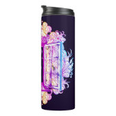 Een open  venster met slangen tegen een achtergron thermosbeker (Geroteerd rechts)