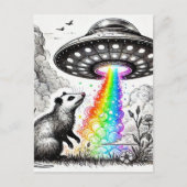 Een opossum met een paar vogels en een ufo briefkaart (Voorkant)