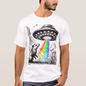 Een opossum met een paar vogels en een ufo t-shirt (Voorkant)