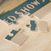 Een optredende zebu en pauw met clown trainer legpuzzel (Zijkant)