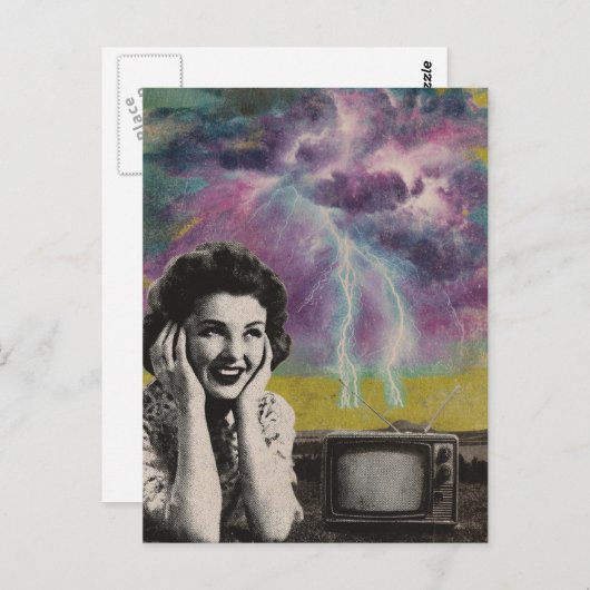 Een opwindende collage van een vrouw paarse lucht briefkaart (Voorkant / Achterkant)