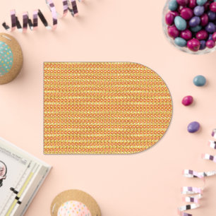 Een oranje en gele achtergrond met kleine stippen acryl uitnodigingen