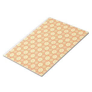 Een oranje en witte achtergrond met een motief notitieblok