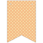 Een oranje en witte achtergrond met een motief vlaggetjes (Derde vlag)